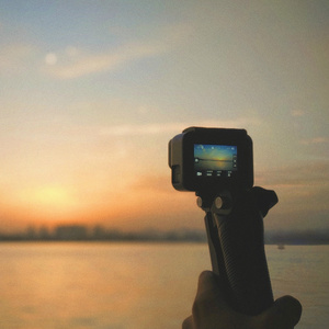 日韩男的和女生做爱动漫
